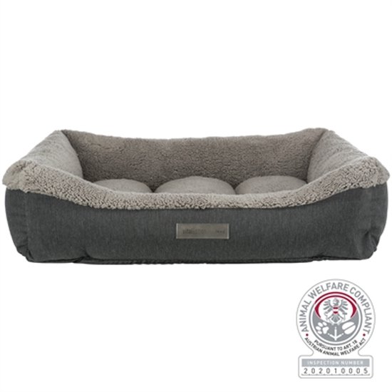 Trixie Vital Bendson review: mand met schuimvlokken